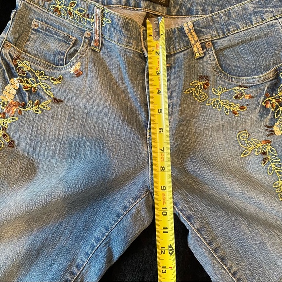 EMBROIDERED JEAN CAPRIS - Picture 5 of 9